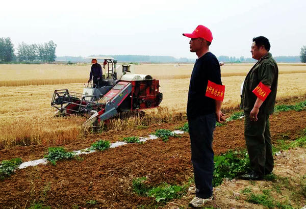 定遠(yuǎn)西卅店鎮(zhèn)強(qiáng)化秸稈禁燒全力保護(hù)生態(tài)環(huán)境_副本.jpg 定遠(yuǎn)西卅店鎮(zhèn)強(qiáng)化秸稈禁燒全力保護(hù)生態(tài)環(huán)境_副本.jpg