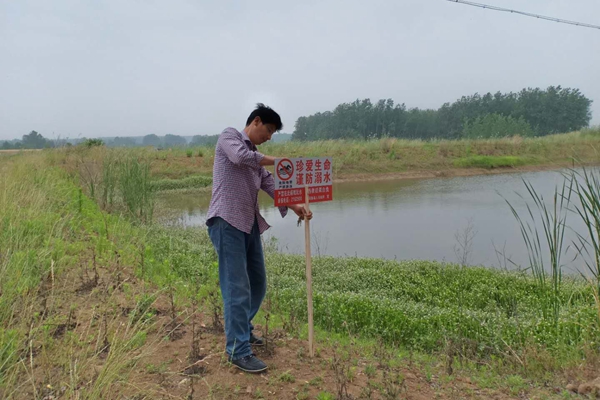 安裝防溺水警示牌.jpg